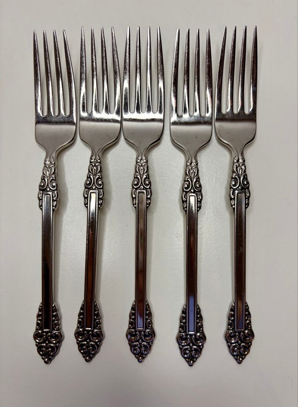 Oneida Heirloom Rembrandt Dinner Forks 7 3/8” Stainless Vintage Lot of 5